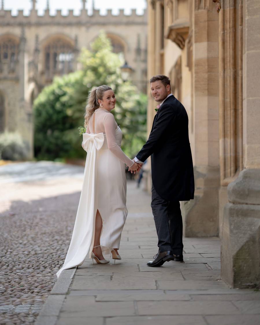 Wedding couple photographed in the streets of Oxford